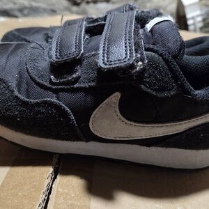 Nike Black/White Kids Sneakers